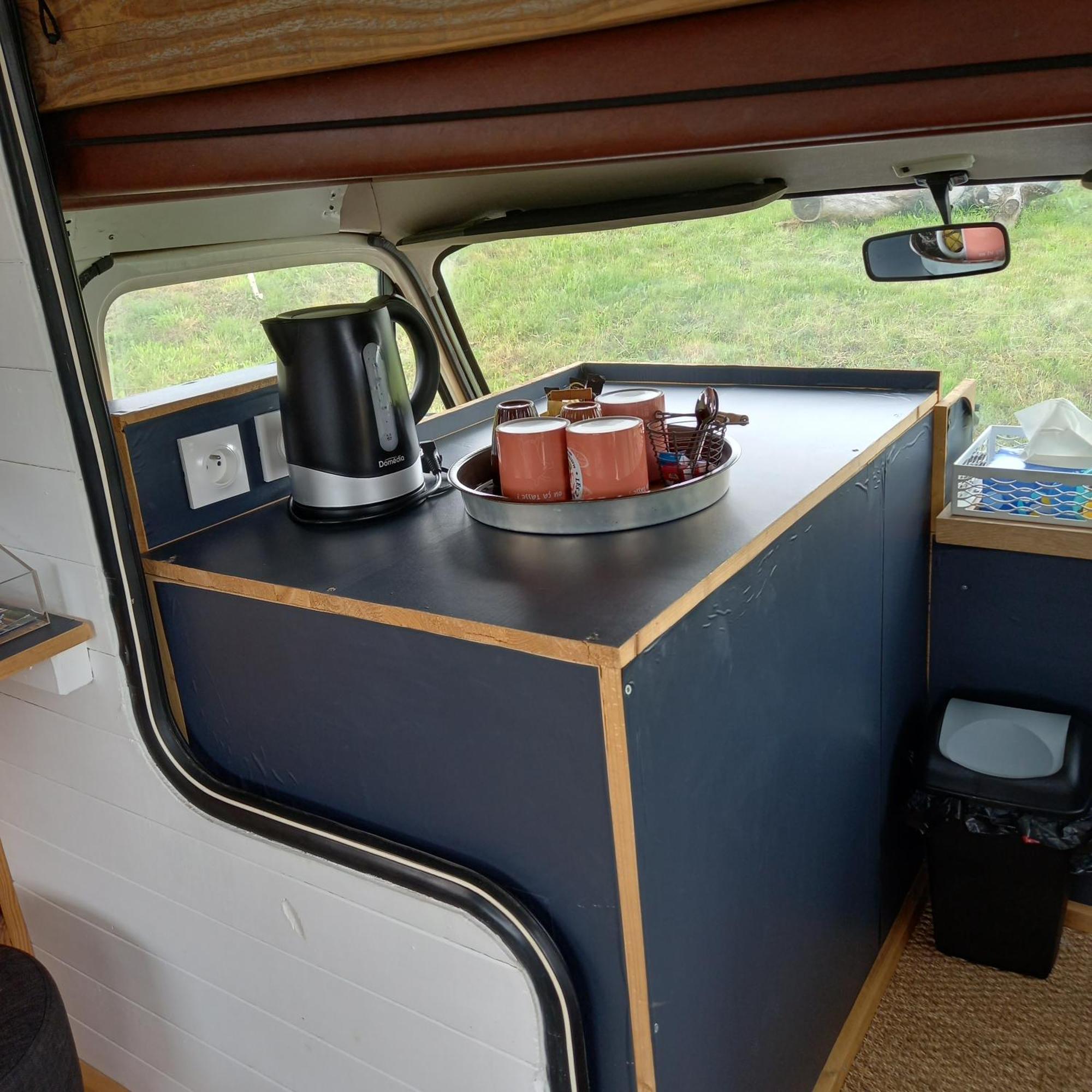 Camping Car Vintage Saint-Barthelemy-le-Plain 외부 사진