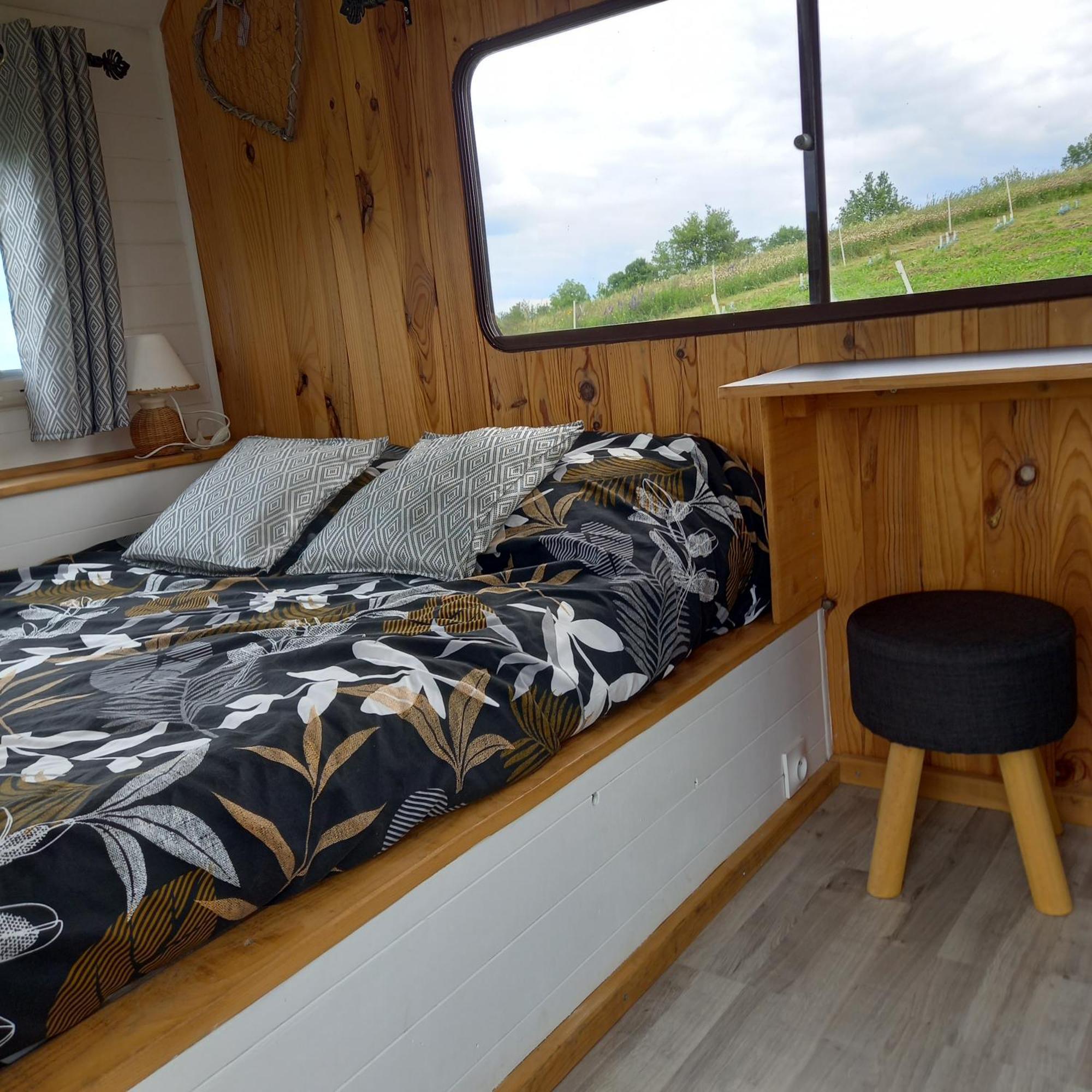 Camping Car Vintage Saint-Barthelemy-le-Plain 외부 사진