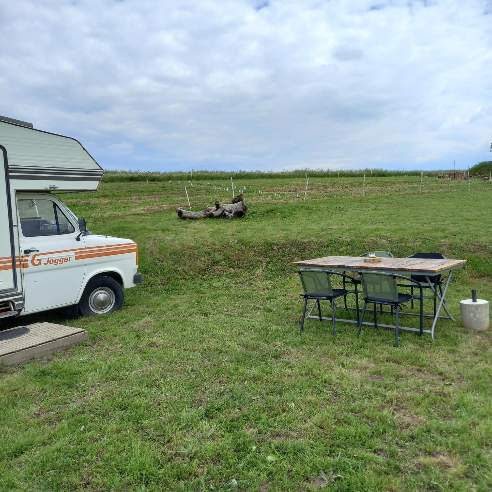 Camping Car Vintage Saint-Barthelemy-le-Plain 외부 사진