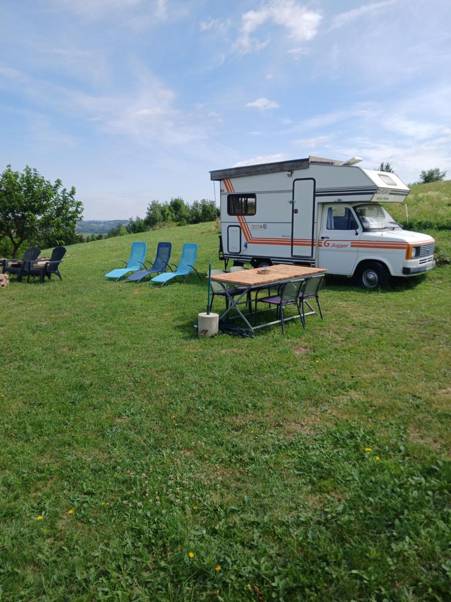 Camping Car Vintage Saint-Barthelemy-le-Plain 외부 사진